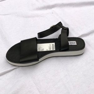 Steve Madden “Milly” black sandal - 7.5